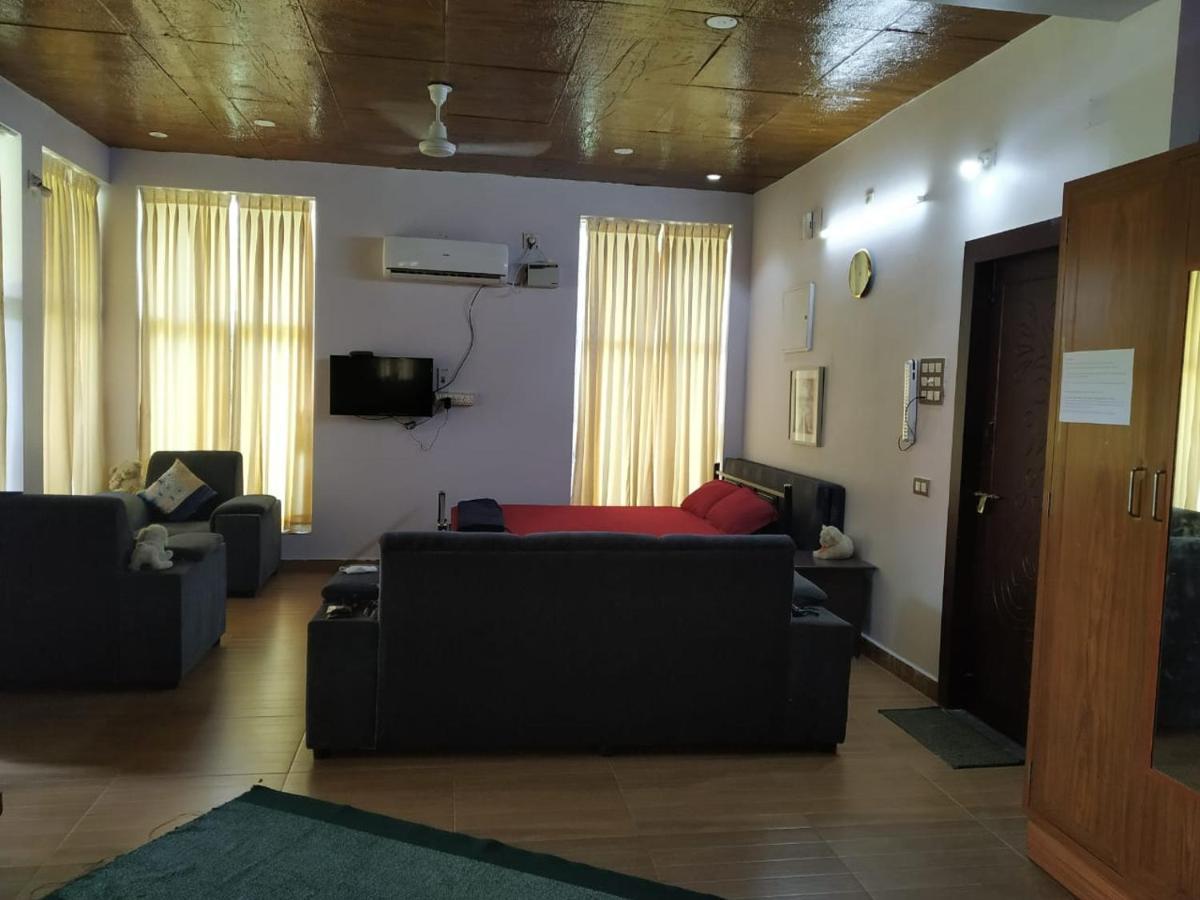 Waves Beach House Pondicherry Exterior photo
