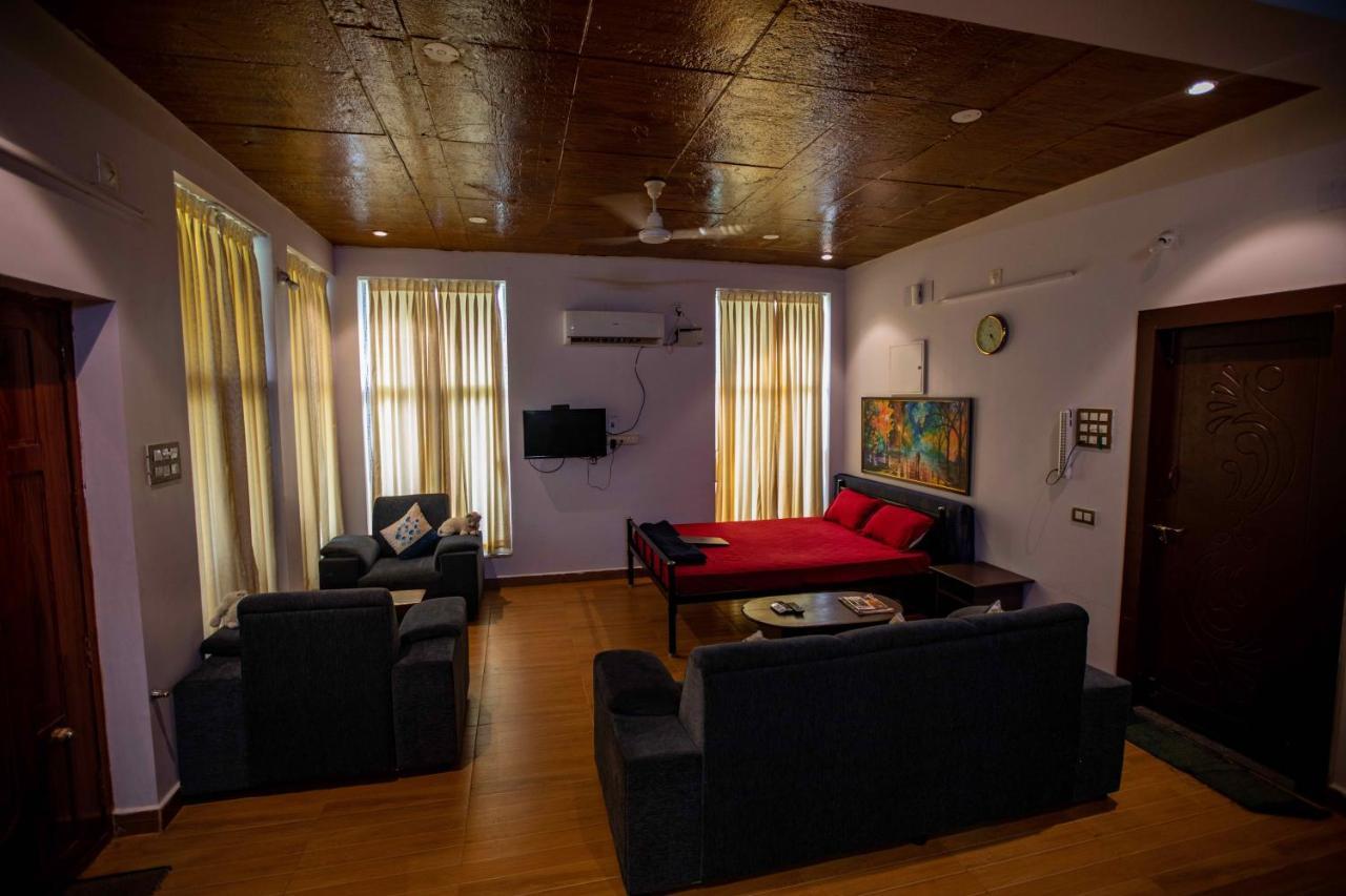 Waves Beach House Pondicherry Exterior photo