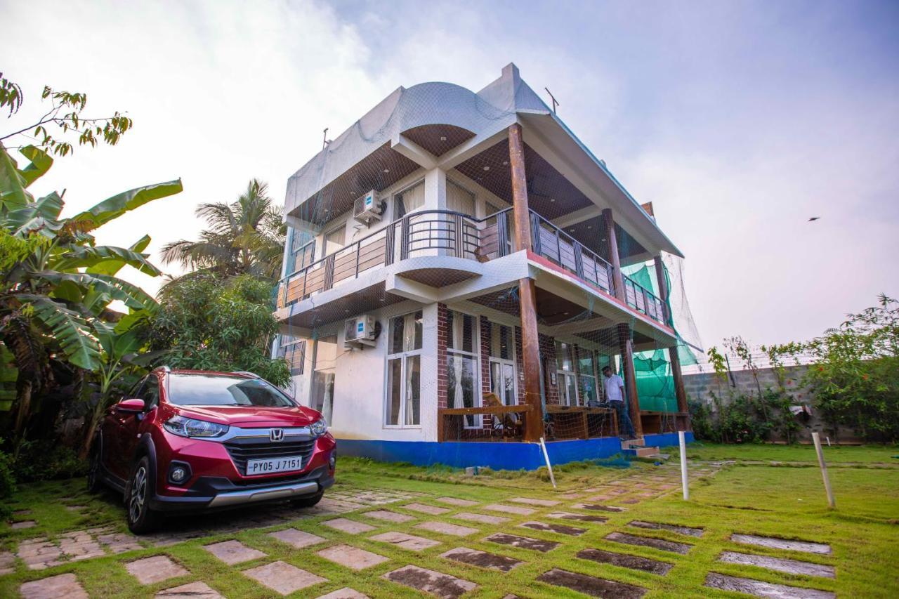 Waves Beach House Pondicherry Exterior photo