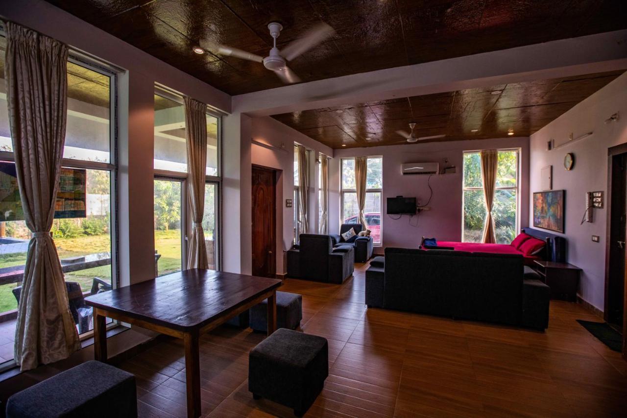 Waves Beach House Pondicherry Exterior photo