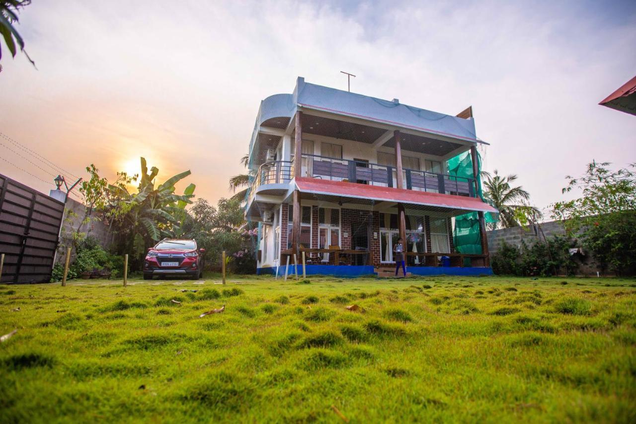 Waves Beach House Pondicherry Exterior photo