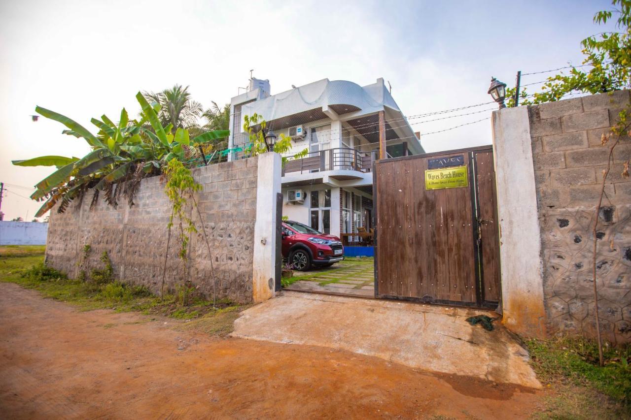 Waves Beach House Pondicherry Exterior photo