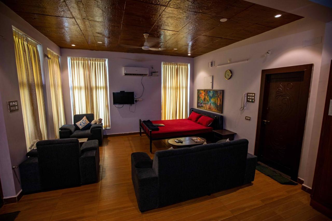 Waves Beach House Pondicherry Exterior photo