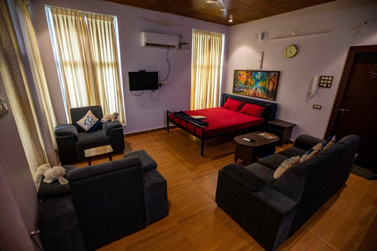 Waves Beach House Pondicherry Exterior photo