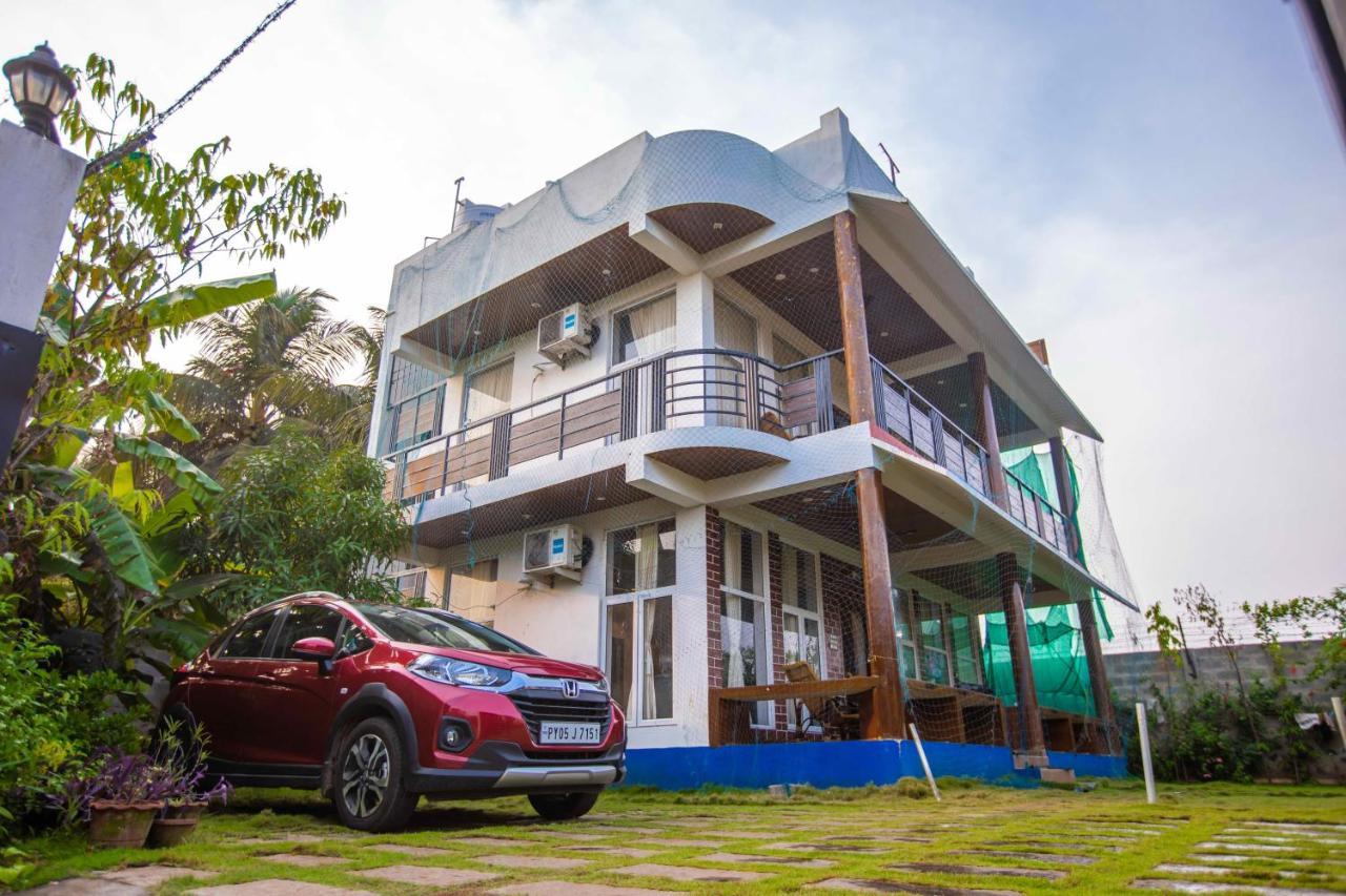 Waves Beach House Pondicherry Exterior photo