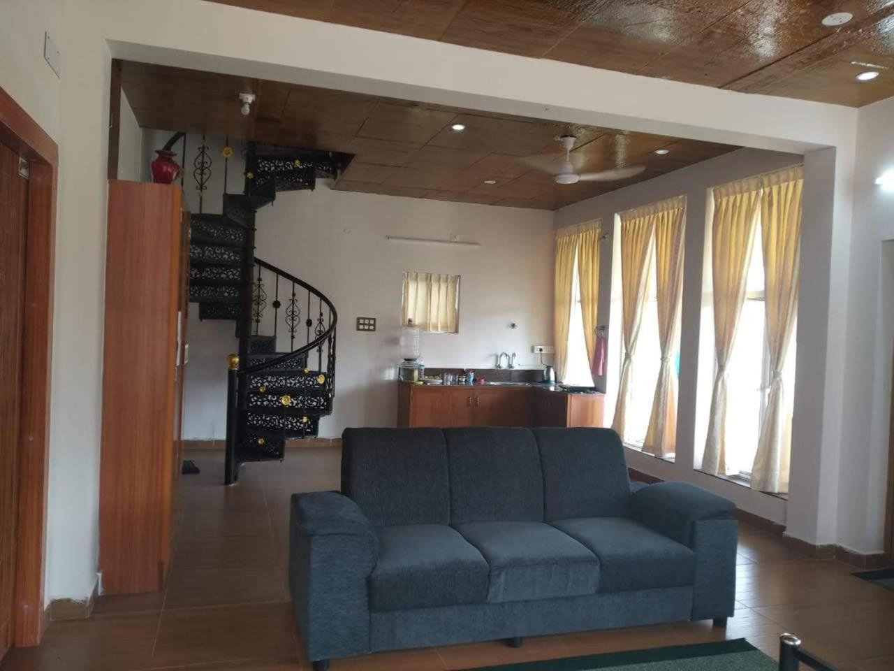Waves Beach House Pondicherry Exterior photo