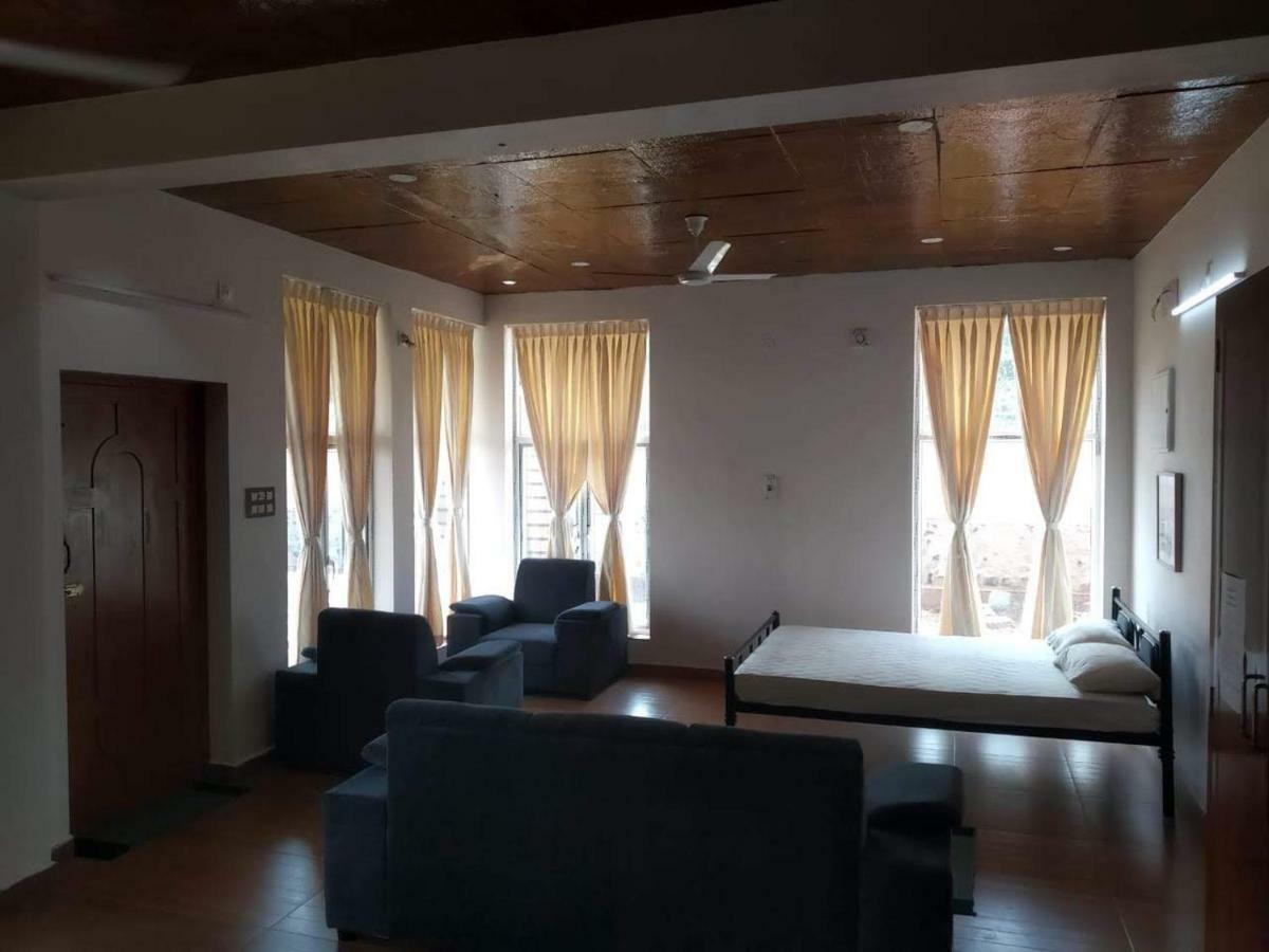 Waves Beach House Pondicherry Exterior photo
