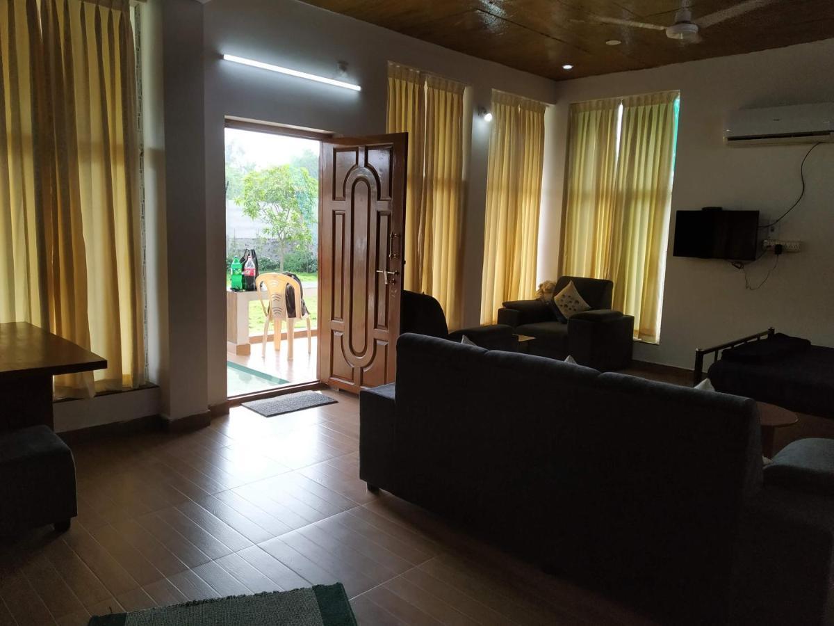 Waves Beach House Pondicherry Exterior photo