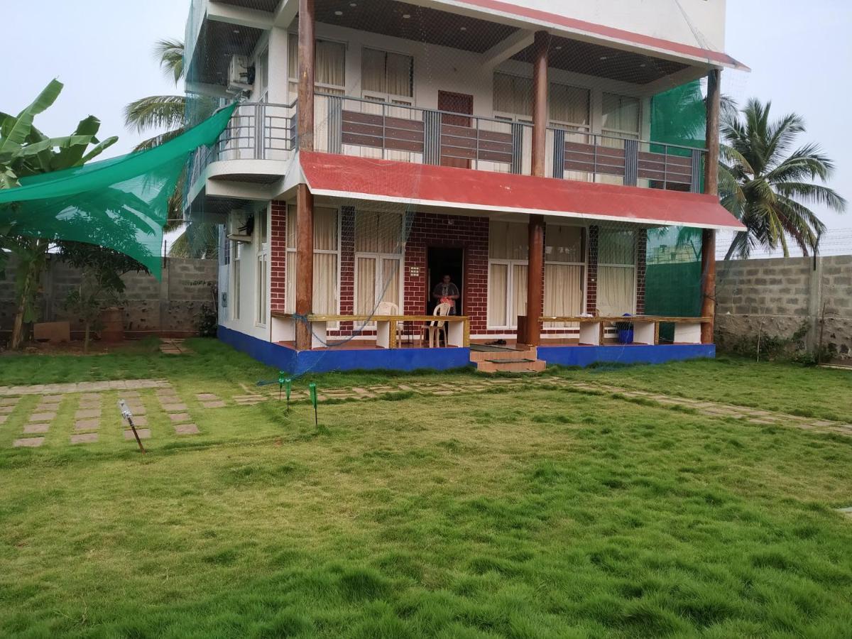 Waves Beach House Pondicherry Exterior photo